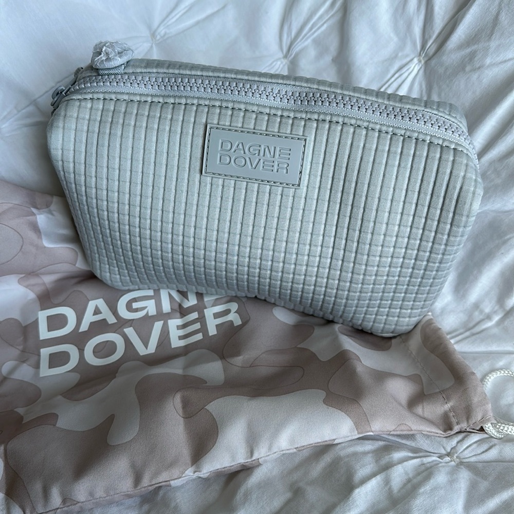 NWT Dagne Dover small Hunter toiletry bag- limited edition - Waffle Fog